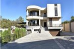 Modern Villa with swimming pool and beautiful views