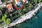 Apartments by the sea Seget Vranjica