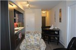 Deluxe Executive Suites - Front St - Multiple Suites Available