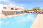 Playa Blanca Villa Sleeps 12 Pool WiFi