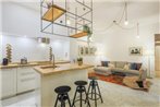 Quiet & modern apartment in typical Sevilla house