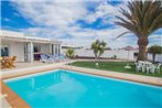 Remarkable 2-Bed Villa in Playa Blanca