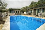 Family friendly apartments with a swimming pool Bol