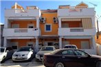 Apartments with a parking space Pirovac