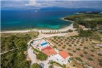 Seaside luxury villa with a swimming pool Mirca