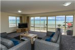 Breakwater Apartment Five - Napier Holiday Home