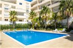A04 - Large Modern 1 Bed Apartment with pool