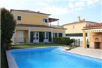 Spacious Villa in Azeita~o (with private pool)