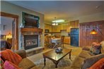 Granby Ski-in and Ski-out Condo with Pool and Hot Tubs!